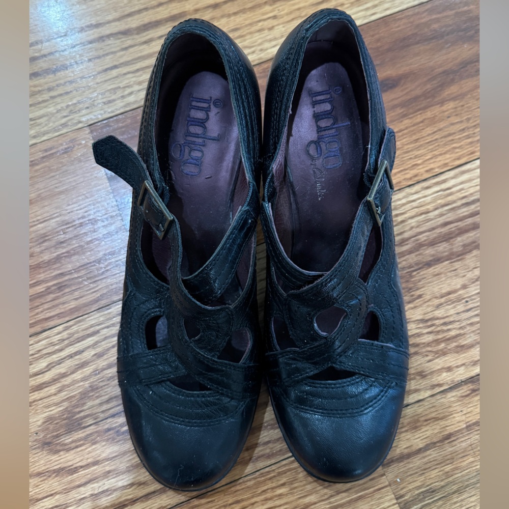 Indigo Real Leather Black Women's Shoes in size 8